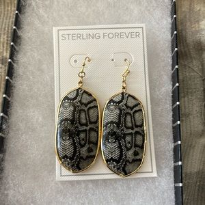 Beautiful, light hanging earrings!